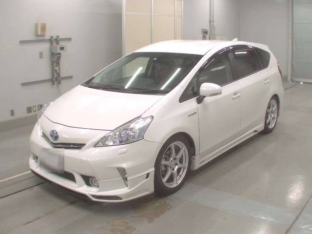 30680 TOYOTA PRIUS ALPHA ZVW41W 2011 г. (CAA Tokyo)